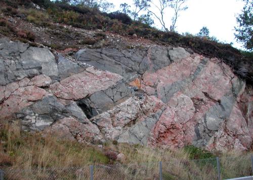Granite Dykes